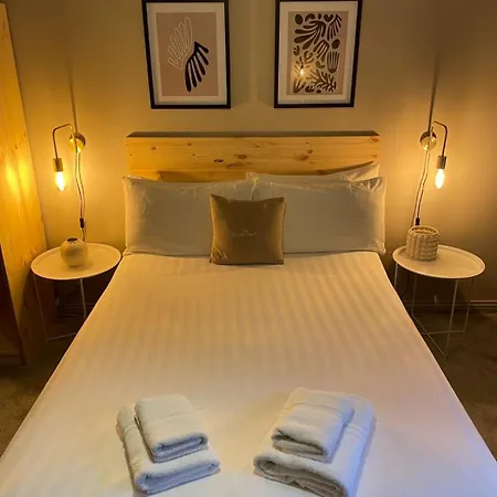 The Ivy 4* קליפדן